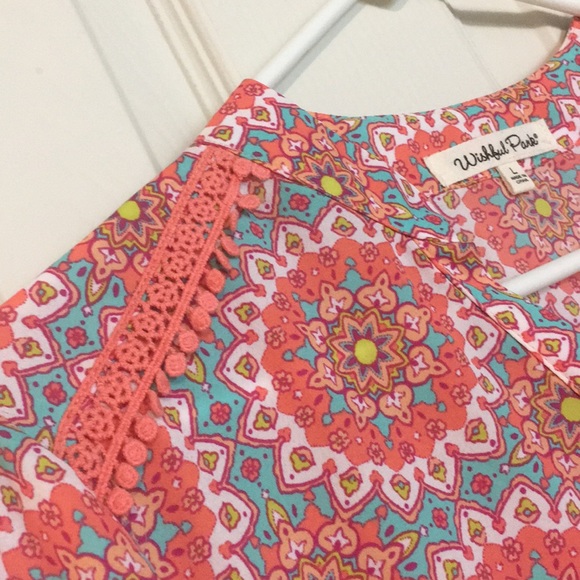 Beautiful!  Colorful tunic! - Picture 5 of 5